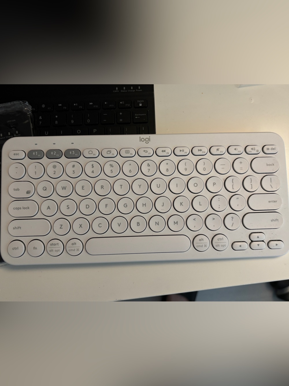 Logi White Compact Wireless Keyboard